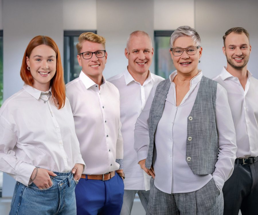Das fünfköpfige Team von Grabl Immobilien aus Winnenden.